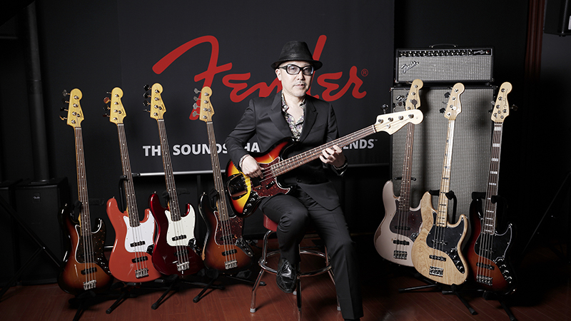 Fender 60年代ジャズ・ベースを受け継ぐ現行モデルを根岸孝旨が弾く